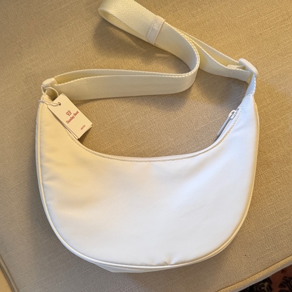 Handbags - Aritzia Crescent Shoulder Bag